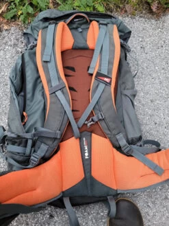 Sac Millet Ubic 40 -Magasin De Camping En Plein Air 16d33f7c2ed499e84cb2be3c5684c46c