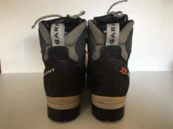 Bottes à Crampons Garmont -Magasin De Camping En Plein Air 184e7df7546800d0eb567c94b65d99e9