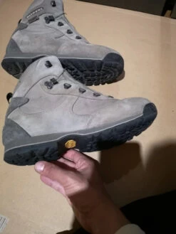 Chaussures De Randonnée Garmont Goretex -Magasin De Camping En Plein Air 1f353915eaba3967626af575cd9de2a4