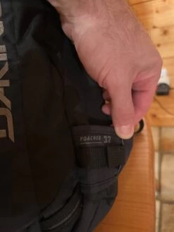 Sacs à Dos Dakine Poacher 32 Noir -Magasin De Camping En Plein Air 4DD6B5DA EF32 4D76 9651 7F100D2934F6