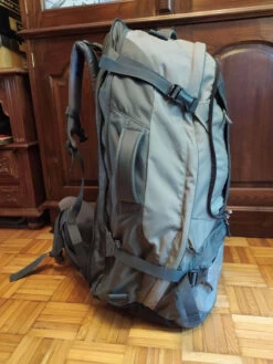 Mochila Deuter Traveller 70 Litros Cinzenta -Magasin De Camping En Plein Air 4bf930a00ac0309bebf7c7a497a3bb58