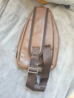 Sac à Poitrine Avec Chargement USB Et Port Pour Écouteurs -Magasin De Camping En Plein Air 6774ea76d4b76ce0d21e99d7237000cd