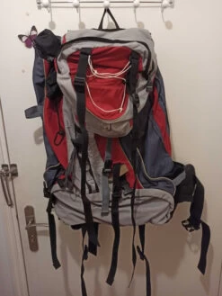 Sac De Randonnée Confortable - Deuter Sundance 65+10L - Rouge Gris -Magasin De Camping En Plein Air 91c6f3b118812a868ba45dcf00e44f6f