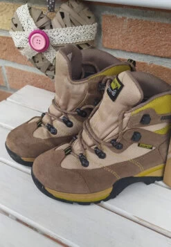 Bottes De Montagne Enfant -Magasin De Camping En Plein Air 94f3ca6e95ef7a2a911f2cc3918f0d1a