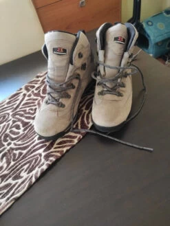 Bottes Garmont Taille 42 -Magasin De Camping En Plein Air ab6d92b91cdeef557b70da272a0dcb8e