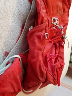 Sac à Dos Rouge Osprey Talon 11 -Magasin De Camping En Plein Air aeef4c1e74e1a13cc48d93a00a074a9f