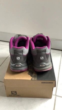 Chaussures De Marche Femme Salomon 38 2/3 15 Chaussures De Marche Femme Salomon 38 2/3 -Magasin De Camping En Plein Air af5f679b3b6f7ce2ef46a60ef7ca3802