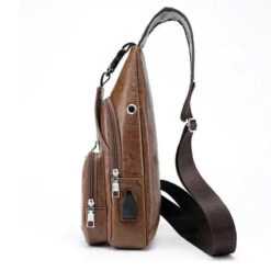 Sac à Poitrine Avec Chargement USB Et Port Pour Écouteurs -Magasin De Camping En Plein Air b86791b15ea15f7a5708ce0b0178d9be