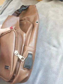 Sac à Poitrine Avec Chargement USB Et Port Pour Écouteurs -Magasin De Camping En Plein Air bddd0f8bc72149c2f32e2d2aefb02305