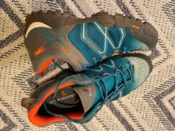 Chaussures De Montagne -Magasin De Camping En Plein Air f4fbb0c2785119a582f5296cf5d3f203