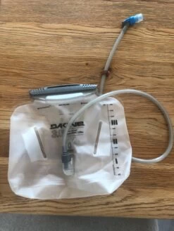 Sac à Eau Dakine 3L 9 Sac à Eau Dakine 3L -Magasin De Camping En Plein Air product picture 84F17ECC 521F 4462 A9DE 57F694298FF9 jpeg