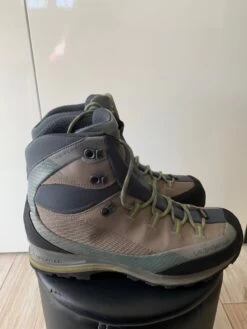 Chaussures De Randonnée La Sportiva Femme 41 1/2 -Magasin De Camping En Plein Air product picture DC381191 7853 4F0D A89A C9491A2CFD24 jpeg