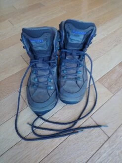 Chaussures Randonnée Lowa 37 -Magasin De Camping En Plein Air product picture DSC 0220 JPG