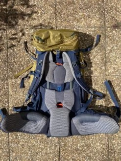 Sac à Dos DEUTER AIRCONTACT PRO 60+15L -Magasin De Camping En Plein Air product picture IMG 6313 JPG